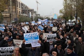 راهپیمایی اعتراض آمیز مردم تهران بعد از نمازجمعه
