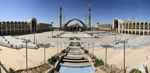 پیشرفت فیزیکی ۷۲ درصدی مصلای امام خمینی/ مصلی را پایان سال آینده تحویل میدهیم صحن مصلی پس از نصب سازه ایوان