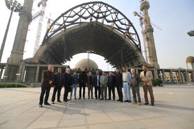 بازدید جمعی از میهمانان خارجی مراسم 13 آبان از مصلی