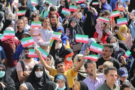 اجرای سرود سلام فرمانده در حاشیه برگزاری سی و سومین نمایشگاه بین المللی کتاب تهران