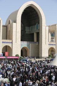 اجرای سرود سلام فرمانده در حاشیه برگزاری سی و سومین نمایشگاه بین المللی کتاب تهران