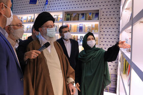 بازدید رهبر معظم انقلاب از نمایشگاه کتاب تهران در مصلای امام خمینی(ره)