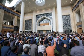 حضور اقشار مختلف مردم در نماز عید سعید فطر