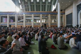 حضور اقشار مختلف مردم در نماز عید سعید فطر