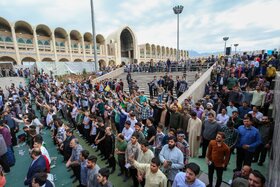 حضور اقشار مختلف مردم در نماز عید سعید فطر