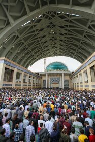 حضور اقشار مختلف مردم در نماز عید سعید فطر