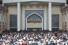 حضور اقشار مختلف مردم در نماز عید سعید فطر