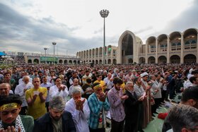 حضور اقشار مختلف مردم در نماز عید سعید فطر