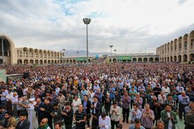 حضور اقشار مختلف مردم در نماز عید سعید فطر