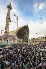 حضور اقشار مختلف مردم در نماز عید سعید فطر