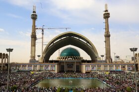 حضور اقشار مختلف مردم در نماز عید سعید فطر