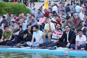 حضور اقشار مختلف مردم در نماز عید سعید فطر