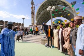 حضور اقشار مختلف مردم در نماز عید سعید فطر