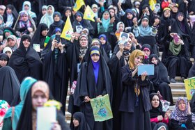 حضور اقشار مختلف مردم در نماز عید سعید فطر