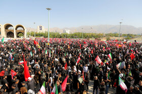 نماز بر پیکر امام شهید انقلاب اسلامی ایران