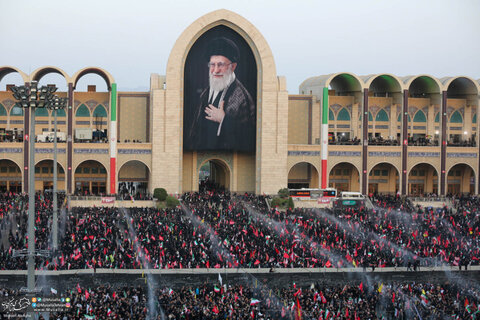 وداع با پیکر مطهر آقای شهید ایران (2)