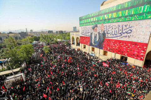 نماز بر پیکر امام شهید انقلاب اسلامی ایران